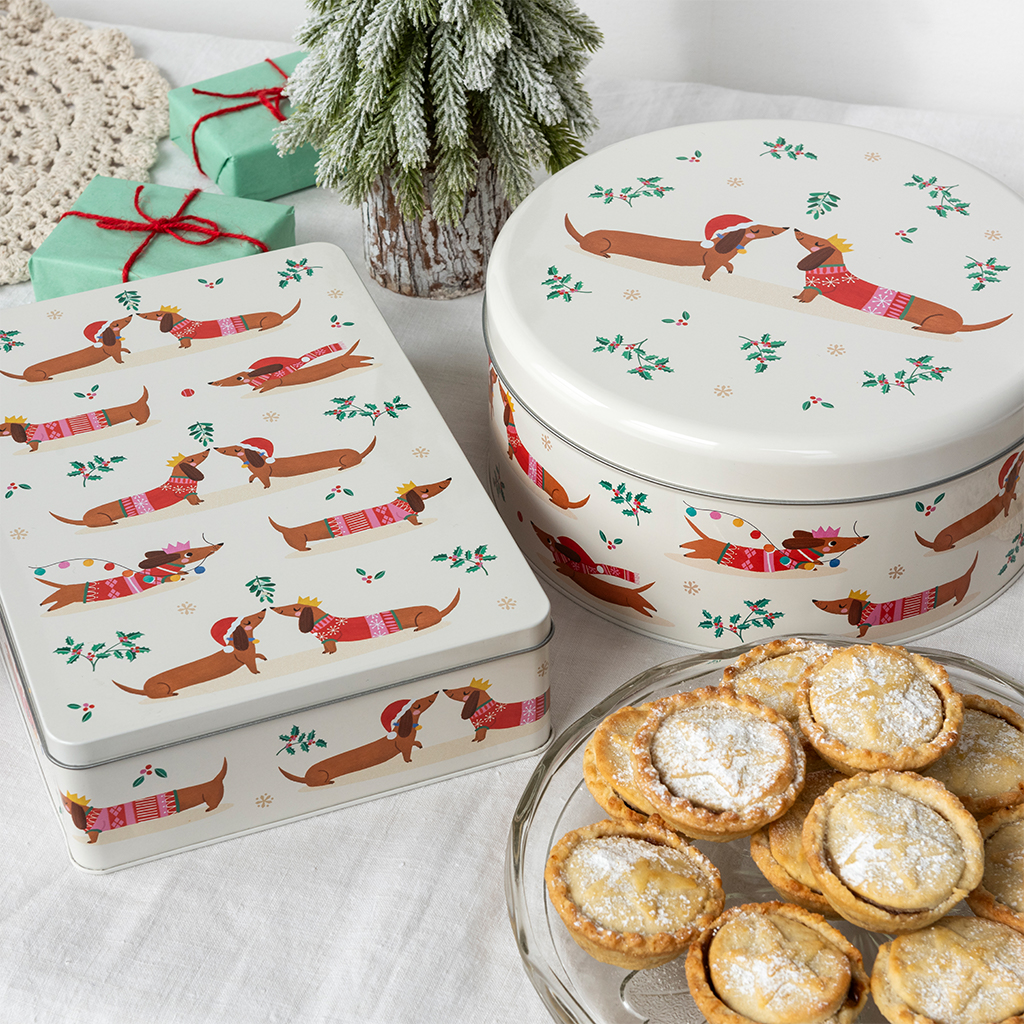 Cake storage tin - Christmas Sausage Dog