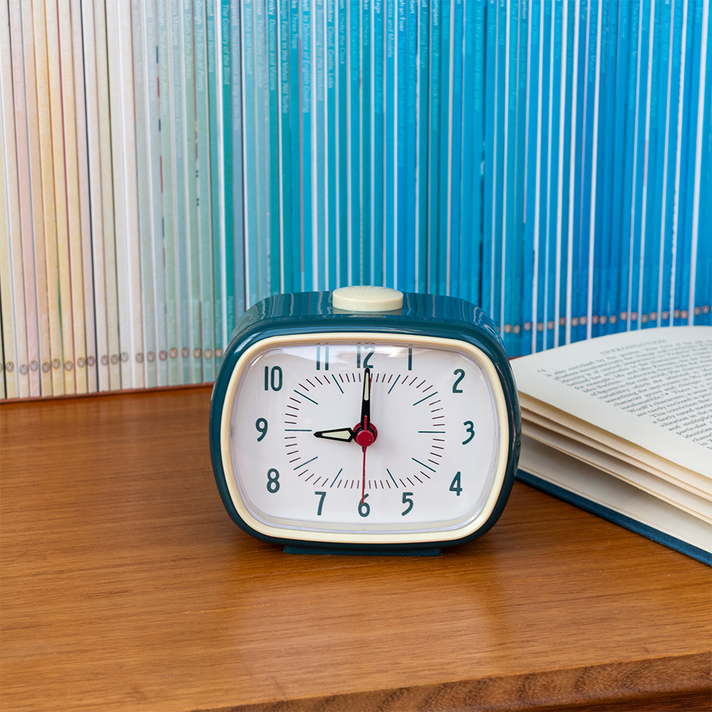 31334-retro-alarm-clock-petro-