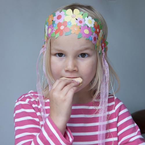 flower garland, kids