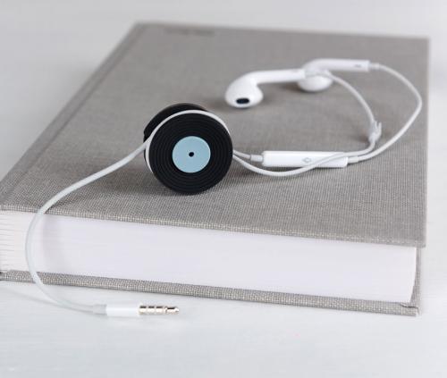 cable tidy, headphones, earphones, headphone tidy, travel, travel essentials,