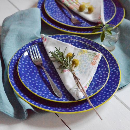 Japanese Petite Daisy dinner plate Japanese Petite Daisy dinner plate