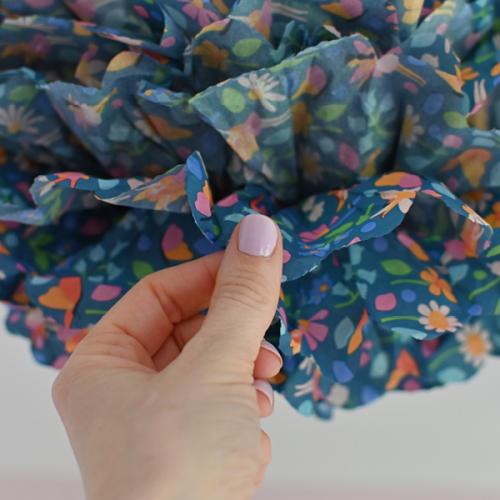 Tissue paper pom-pom tutorial Tissue paper pom-pom tutorial