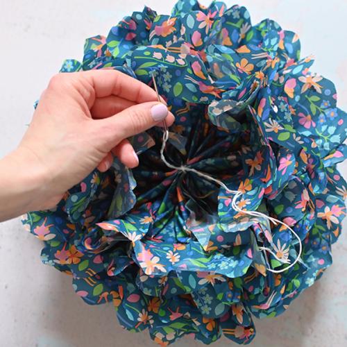 Tissue paper pom-pom tutorial Tissue paper pom-pom tutorial