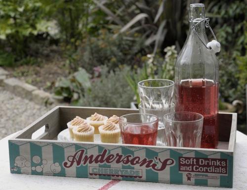 French style carafe glasses french-style-carafe-glasses