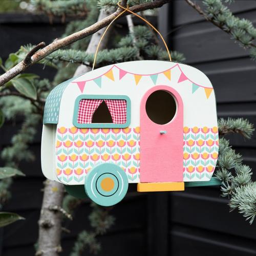 Caravan birdhouse