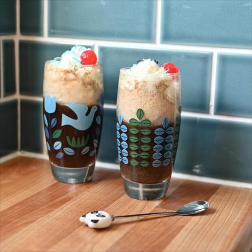 Cherry coke float