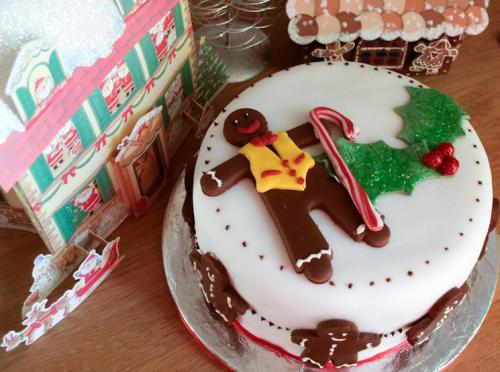 Gorgeous gingerbread man cake