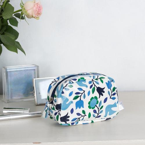 folk-doves-makeup-bag