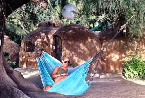 Travel blogger Vicky ‘hard at work’ in her hammock