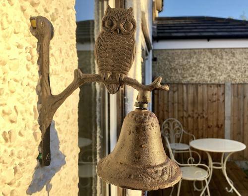 cast iron owl garden bell