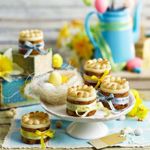 Mini simnel cakes