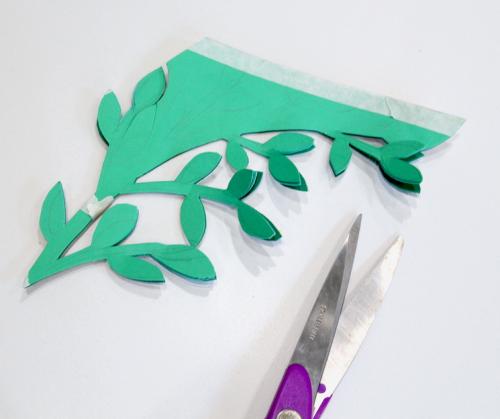 cut out laurel leaves