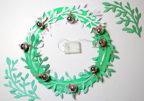 glue laurel leaves to base