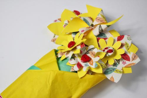 Paper daffodil bouquet