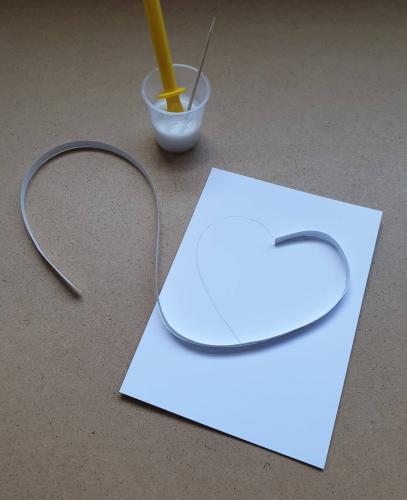 Quilled greetings card tutorial step two