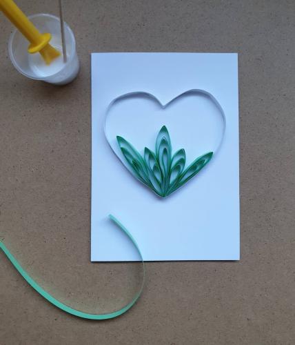 Quilled greetings card tutorial step three