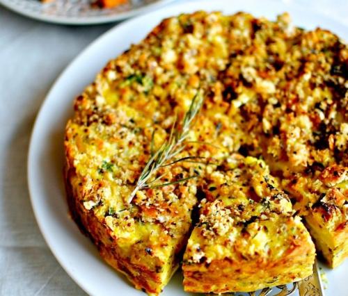 cauliflower-cheesecake-on-a-platter cauliflower-cheesecake-on-a-platter