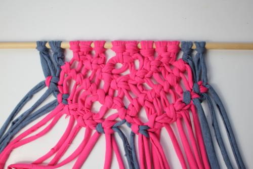 macrame diagonal line with square knots