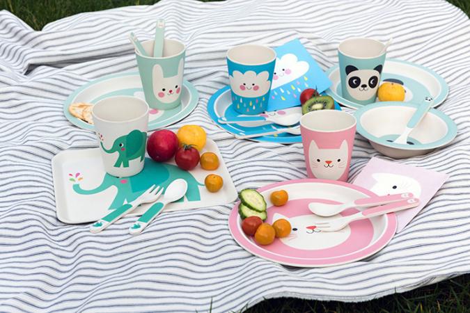 Bamboo plates on picnic blanket