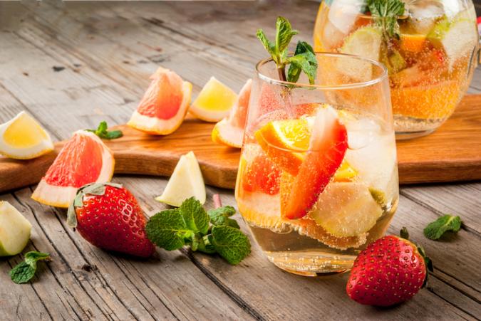fruity-mocktails-on-table