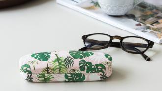 tropical palm glasses case and cloth