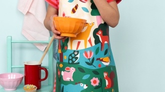 Wipeable cotton children's apron - Woodland