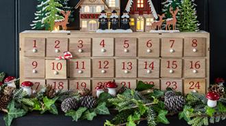   Wooden advent calendar with LED lighting - Carol singers