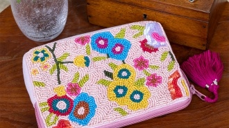 Handcrafted beaded coin purse - Heart