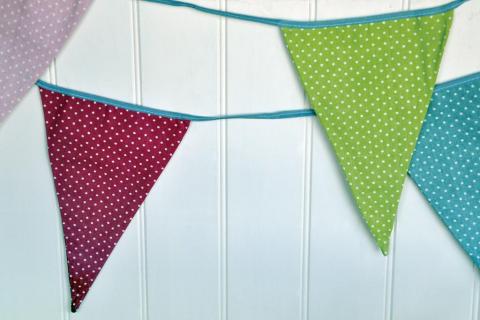Spotty washable cotton bunting