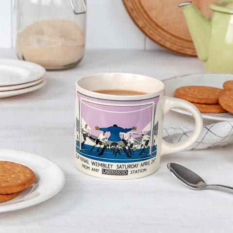 mug with tea and biscuits 