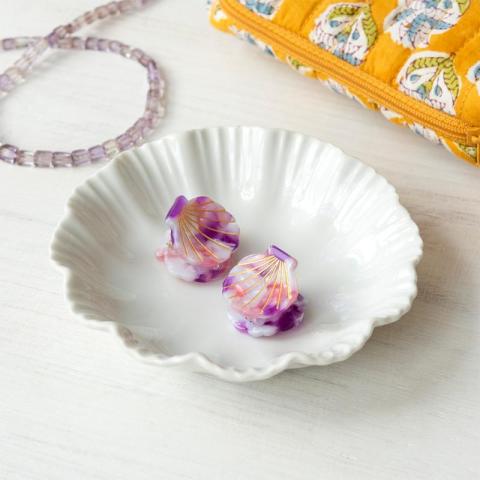 Seashell hair clips in a seashelln shaped trinket tray