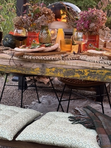 Autumn table