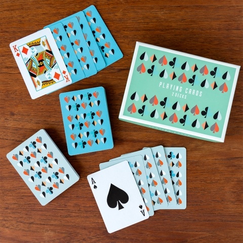 Box of playing cards (2 decks)