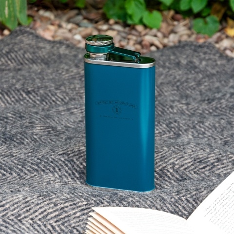 Stainless steel hip flask