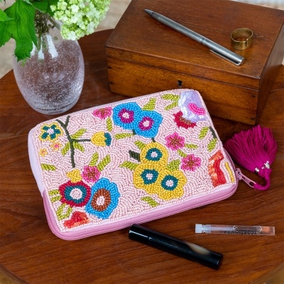 Purses and wallets