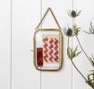 Rounded hanging brass frame 10x15cm