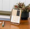 Rounded standing brass frame 10x15cm