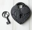 Sweetheart Padlock Black