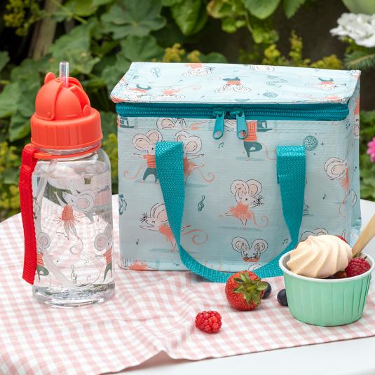 Mimi and Milo insulated lunch bag at picnic with matching water bottle