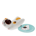 Ceramic cat‑shaped chopstick rest with brown and yellow patches with tag.