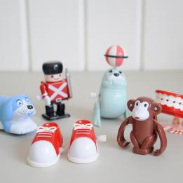 Wind Up Chattering Teeth Toy