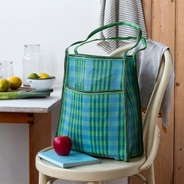 Recycled woven bag with side pocket - Blue and green