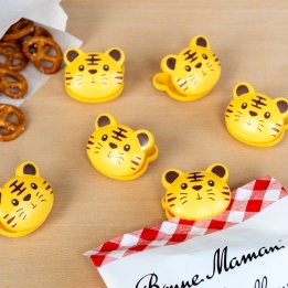 Set of six tiger-shaped bag clips
