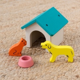 Wooden pet play set with dog, cat, kennel, bowl and illustrated storage box