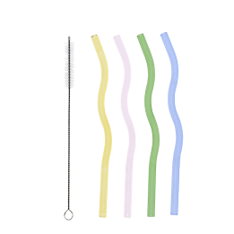 Four wiggly glas straws in different colour and cleaning brush.