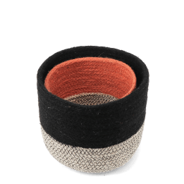 Set of two jute storage baskets in black and orange.