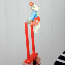 Holzspielzeug Akrobatischer Affe