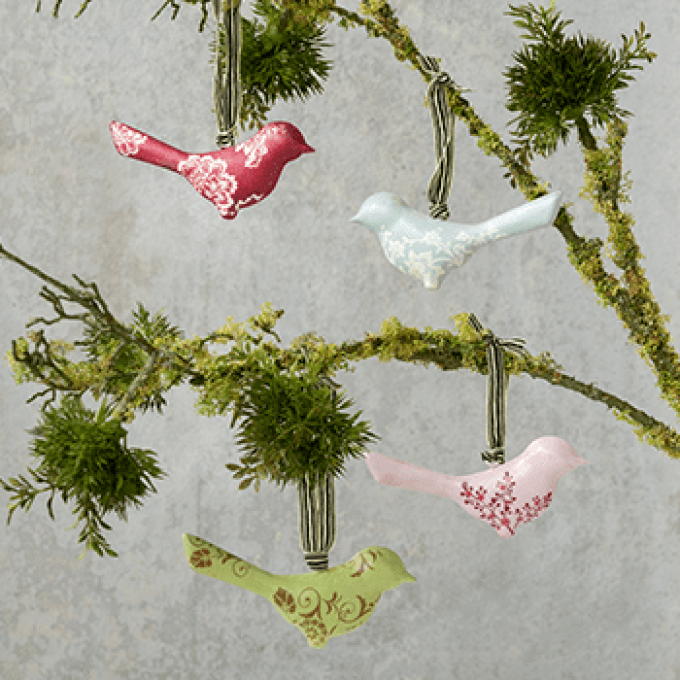 Hanging metal bird decoration