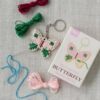Stitch your own wooden keyring - Butterfly