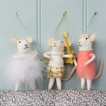 Felt mouse hanging decoration